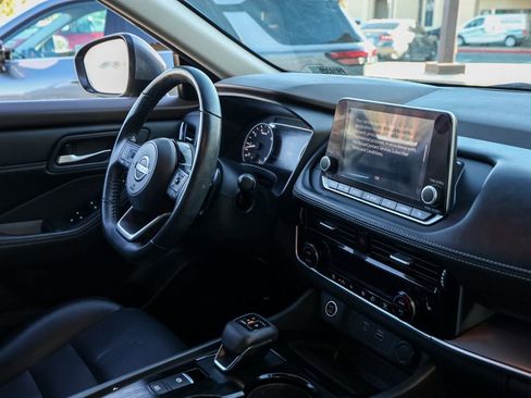 Used 2023 Nissan Rogue SV w/ SV Premium Package image 24