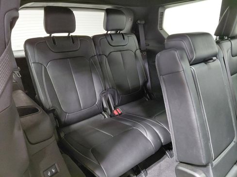 Used 2022 Jeep Grand Cherokee L Overland w/ Luxury Tech Group IV image 34