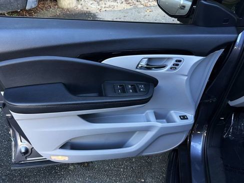 Used 2021 Honda Pilot Elite image 12