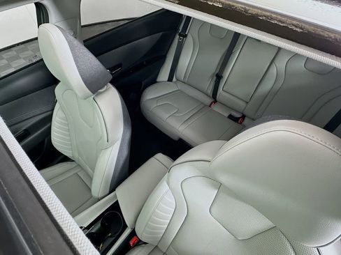 Certified 2025 Hyundai Elantra Limited w/ Cargo Package FWD image 23
