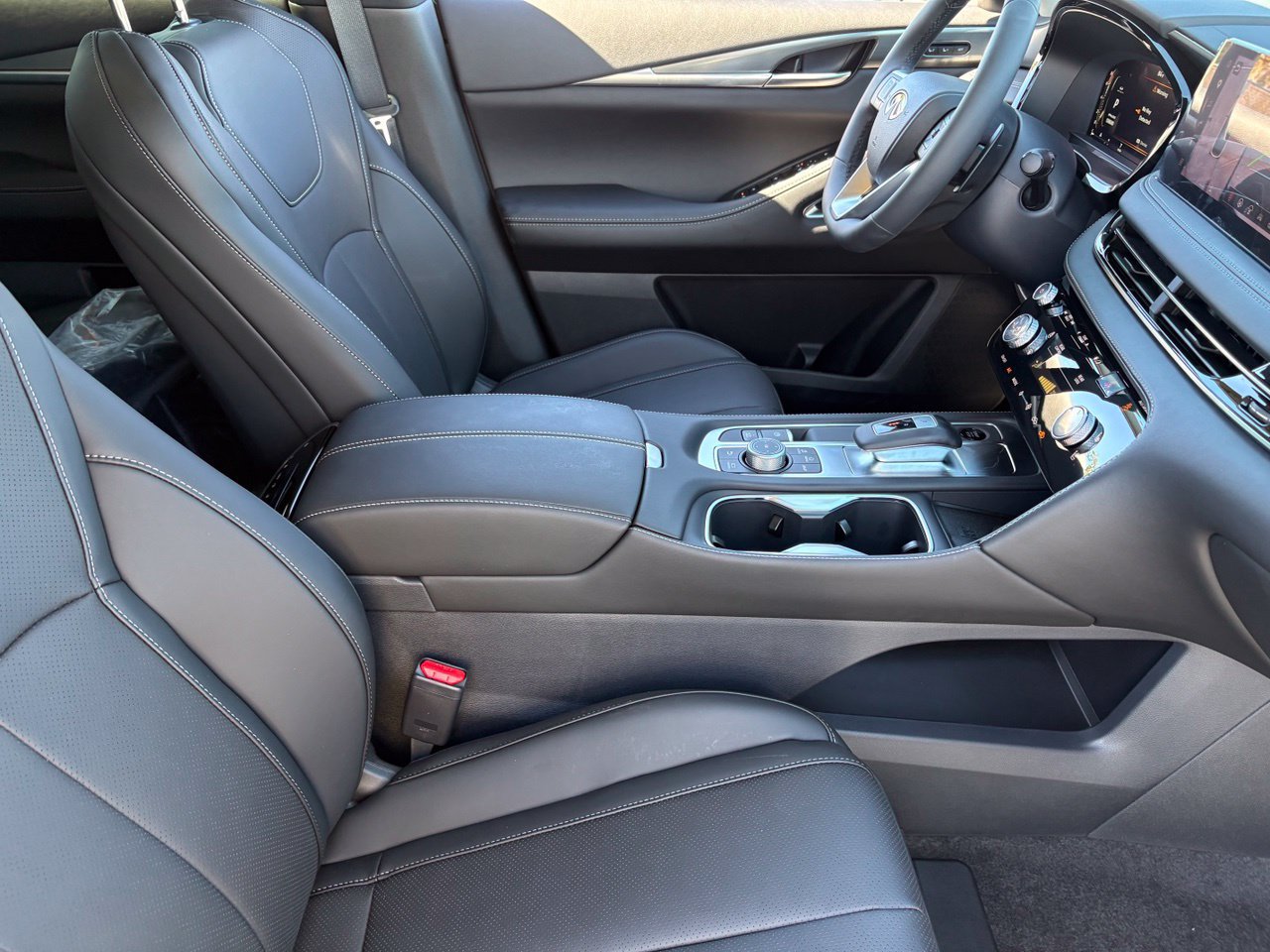New 2027 INFINITI QX60 Luxe FWD image 12