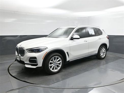 Certified 2023 BMW X5 sDrive40i w/ Executive Package image 1
