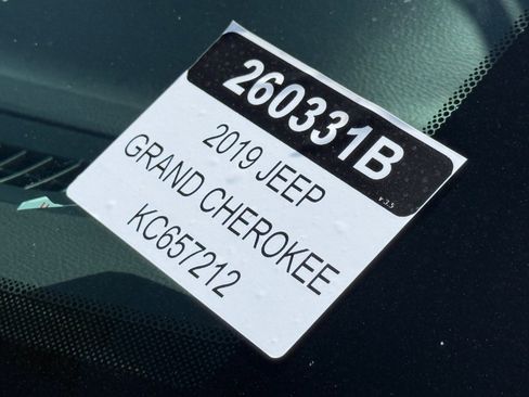 Used 2019 Jeep Grand Cherokee Limited w/ Luxury Group II RWD image 32