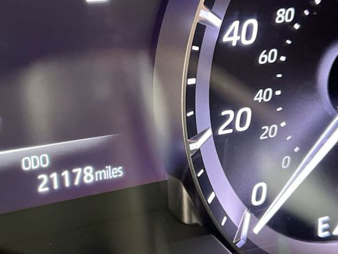 Used 2023 Toyota Highlander XLE image 24