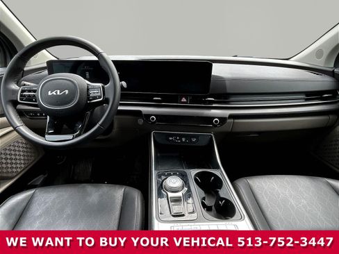 Used 2025 Kia Carnival EX FWD image 7