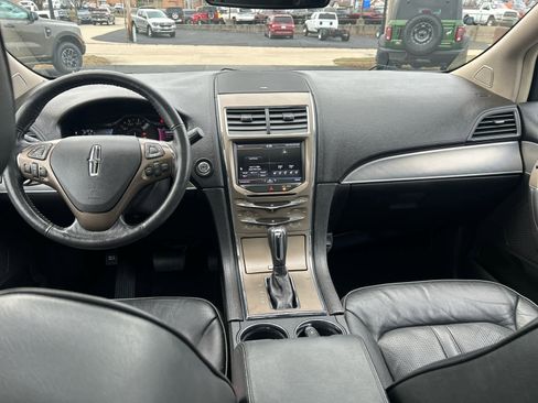 Used 2014 Lincoln MKX AWD w/ Equipment Group 102A image 17