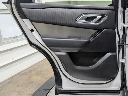 Used 2018 Land Rover Range Rover Velar S image 17