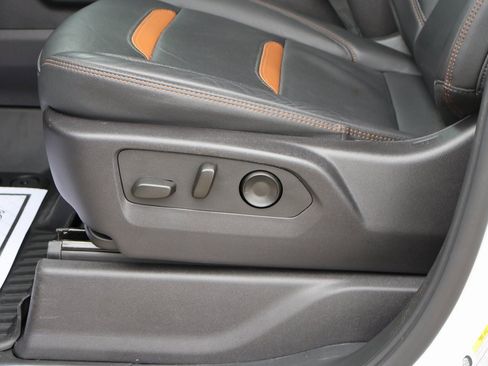 Used 2024 GMC Sierra 1500 AT4 w/ Technology Package image 23