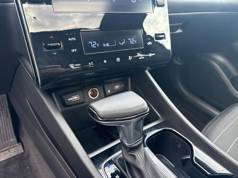 Certified 2022 Hyundai Santa Cruz SEL Premium image 17