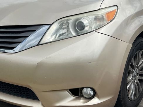 Used 2014 Toyota Sienna XLE FWD image 11