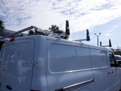 Used 2021 Nissan NV 2500 SV image 8