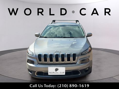 Used 2016 Jeep Cherokee Limited FWD image 16