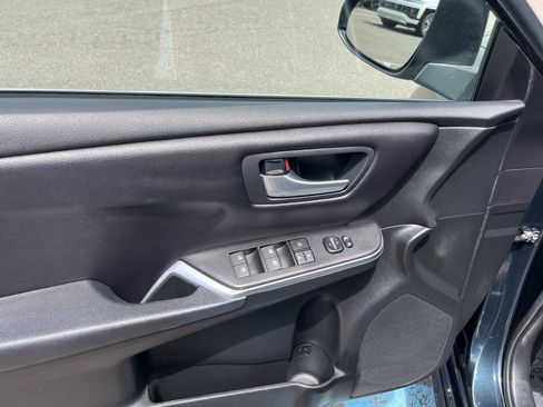 Used 2017 Toyota Camry LE FWD image 16