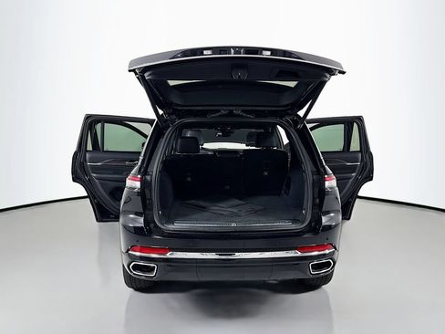 Used 2023 Jeep Grand Cherokee Overland AWD/4WD image 28