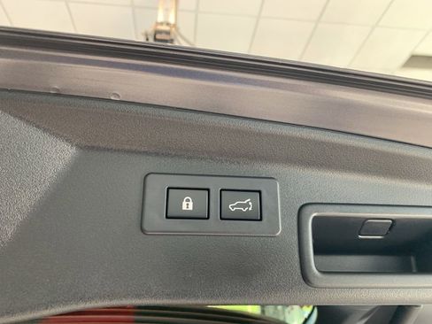 Used 2026 Subaru Outback Premium AWD/4WD image 17