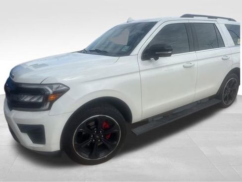 Used 2022 Ford Expedition Limited RWD image 3