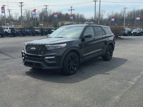 Used 2023 Ford Explorer ST w/ Equipment Group 401A image 4