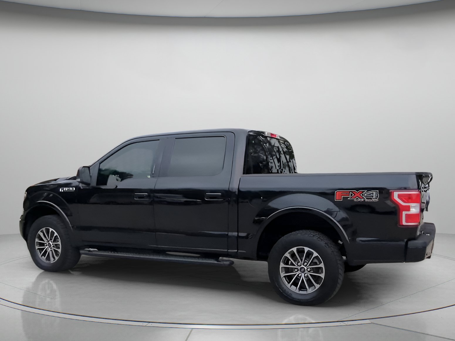 Certified 2020 Ford F150 XLT w/ Equipment Group 302A Luxury AWD/4WD image 18