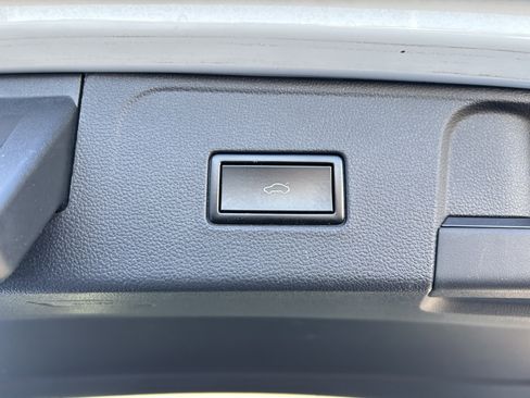 Used 2018 Volkswagen Atlas SEL image 29