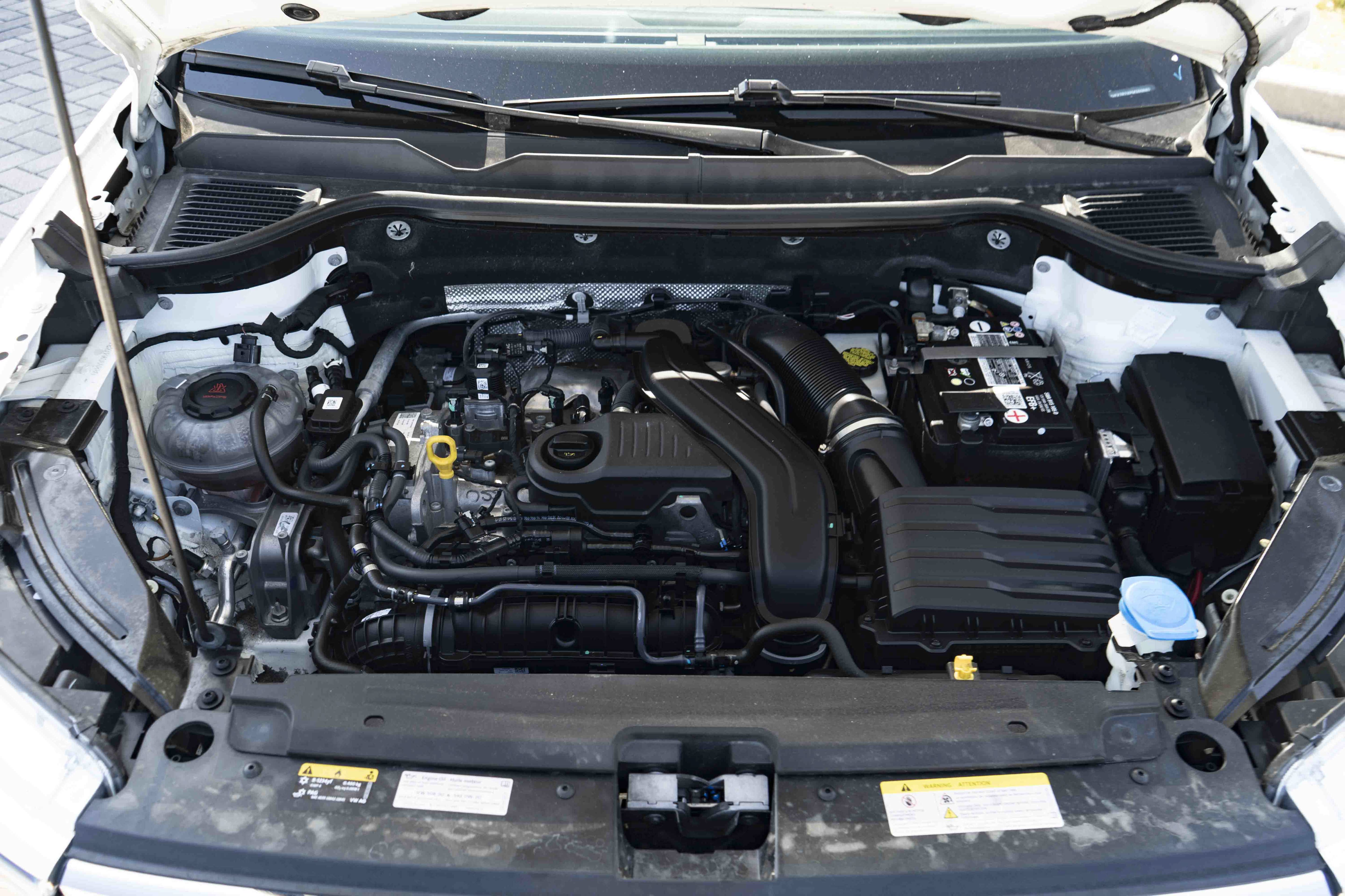 Certified 2023 Volkswagen Taos SE w/ Panoramic Sunroof Package FWD image 40