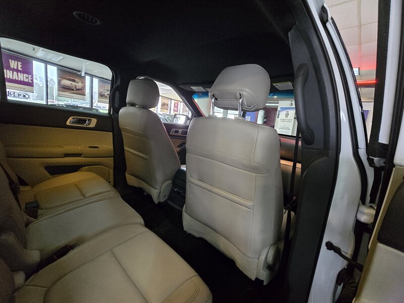 Used 2015 Ford Explorer XLT w/ Equipment Group 202B AWD/4WD image 18