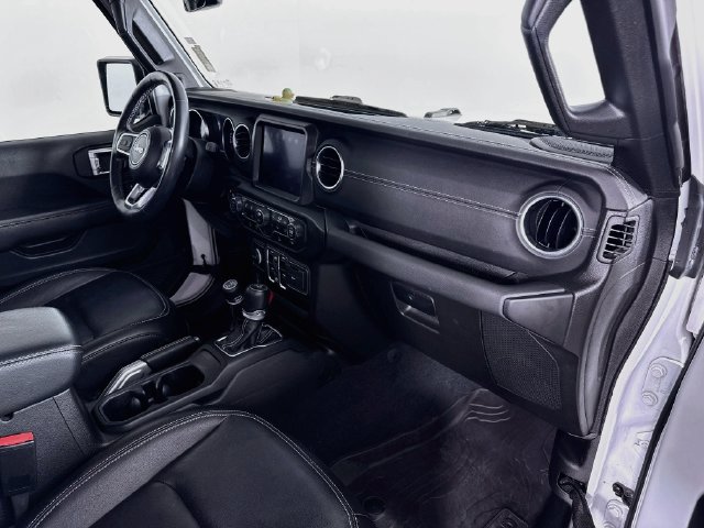 Used 2022 Jeep Wrangler Unlimited Sahara w/ Cold Weather Group AWD/4WD image 34