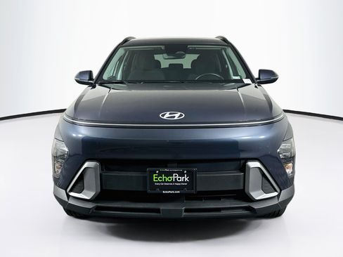 Used 2025 Hyundai Kona SEL AWD/4WD image 2