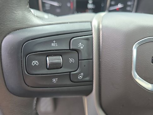 Used 2021 GMC Yukon Denali w/ Denali Premium Package AWD/4WD image 23