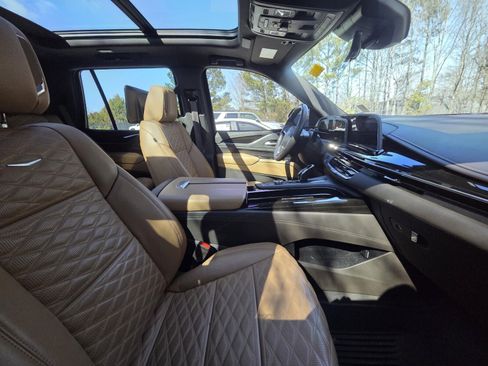 Used 2023 Cadillac Escalade Sport w/ LPO, ONYX Package image 8