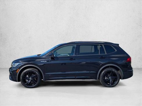 Used 2023 Volkswagen Tiguan SE R-Line image 8