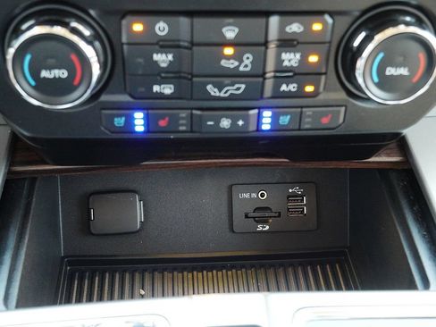 Used 2015 Ford F150 Lariat AWD/4WD image 44