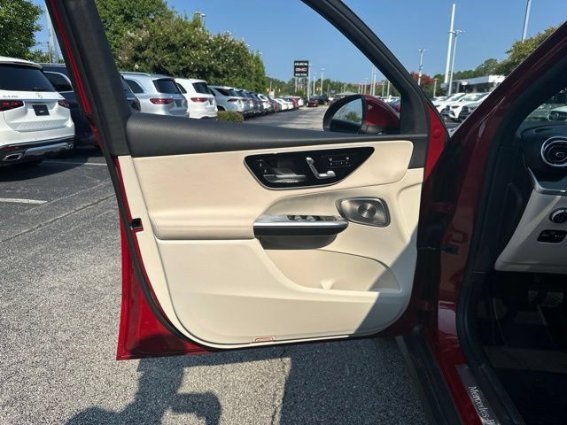 Used 2026 Mercedes-Benz GLC 300 image 18