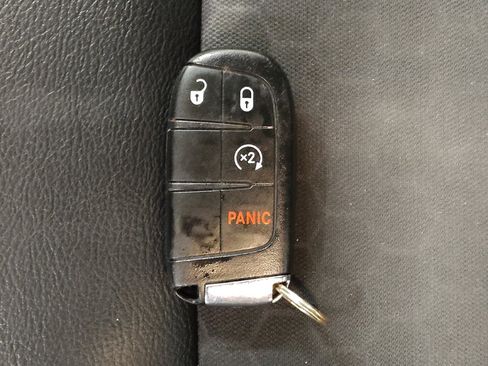 Used 2018 Jeep Compass Latitude image 32