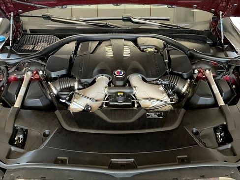 Used 2022 BMW ALPINA B7 xDrive w/ Luxury Rear Seating Package image 29