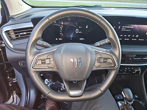 Used 2024 Buick Encore GX Sport Touring image 16