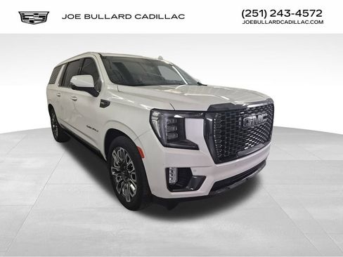 Used 2023 GMC Yukon XL Denali Ultimate image 1