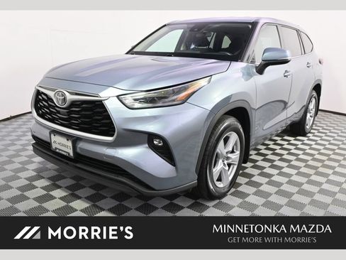 Used 2021 Toyota Highlander LE AWD/4WD image 1