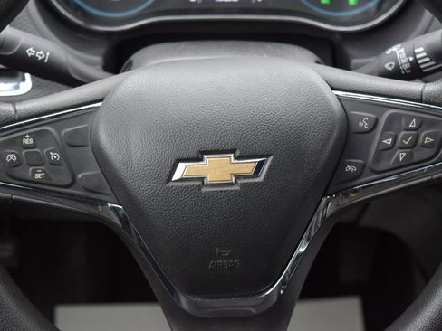 Used 2017 Chevrolet Cruze LT w/ Convenience Package image 18