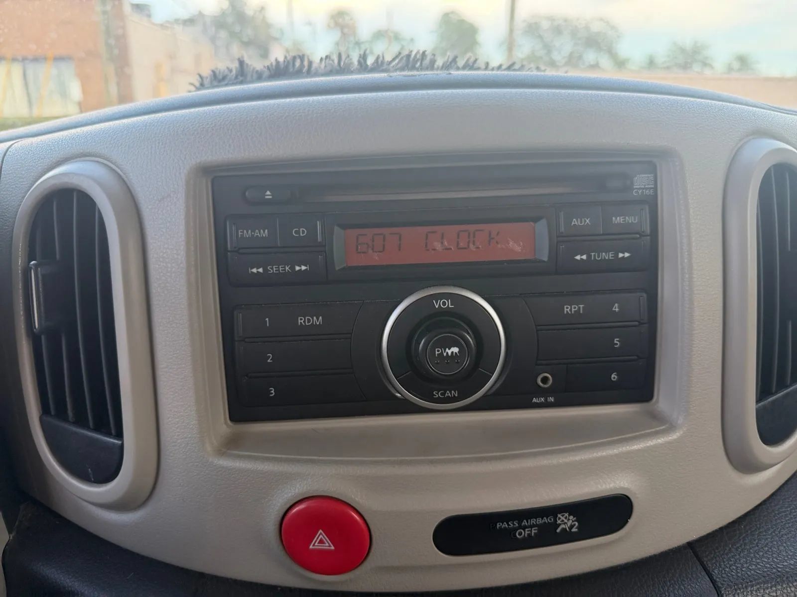 Used 2009 Nissan Cube 1.8 S w/ Interior Designer Pkg FWD image 25