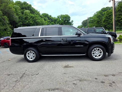 Used 2018 GMC Yukon XL SLT image 5