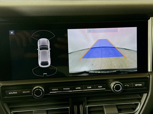 Used 2020 Porsche Macan image 16