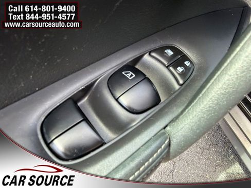 Used 2018 Nissan Rogue S FWD image 16
