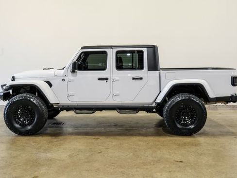 Used 2023 Jeep Gladiator Sport AWD/4WD image 7
