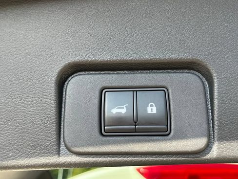 Used 2021 Nissan Rogue SL FWD image 32
