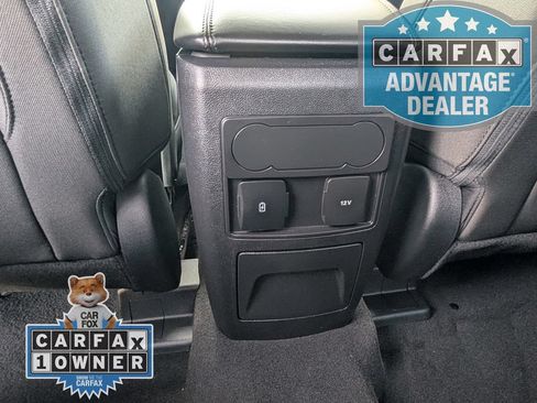 Used 2024 Ford Explorer XLT AWD/4WD image 16