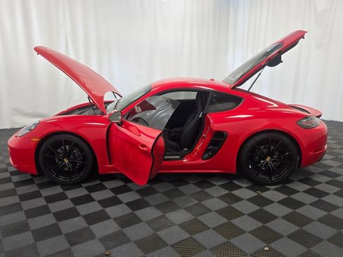 Certified 2024 Porsche 718 Cayman image 13