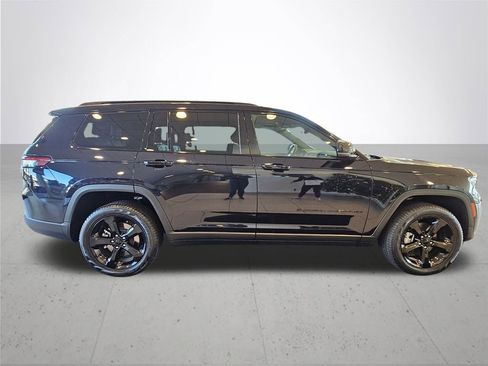 Used 2024 Jeep Grand Cherokee L Limited w/ Black Appearance Package image 6