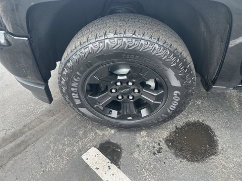 Used 2019 Chevrolet Silverado 1500 LT w/ All Star Edition AWD/4WD image 23