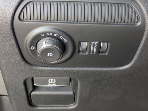 Used 2025 Jeep Wagoneer 4WD w/ Convenience Group I image 30