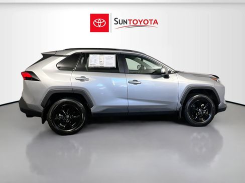 Used 2021 Toyota RAV4 XLE w/ Convenience Package image 2